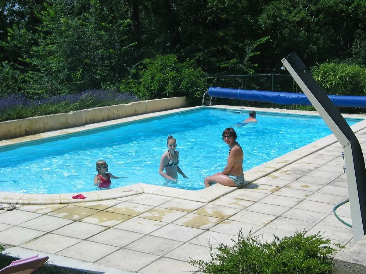 Payrac La Cheneraie Bed & Breakfast フランス